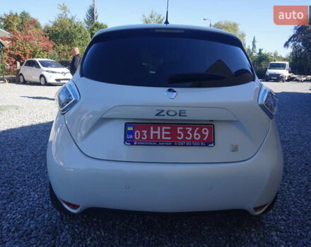Белый Рено Зое, объемом двигателя 0 л и пробегом 93 тыс. км за 7200 $, фото 18 на Automoto.ua