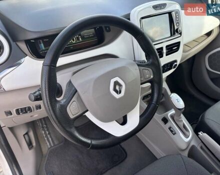 Білий Рено Зое, об'ємом двигуна 0 л та пробігом 84 тис. км за 7700 $, фото 12 на Automoto.ua
