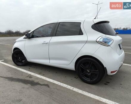 Белый Рено Зое, объемом двигателя 0 л и пробегом 79 тыс. км за 7100 $, фото 4 на Automoto.ua