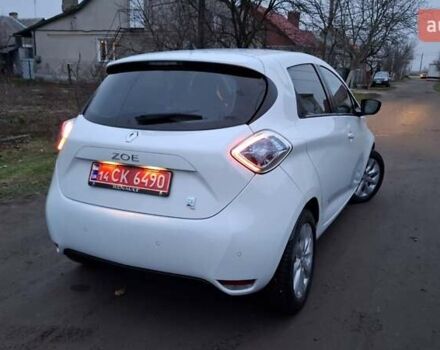 Белый Рено Зое, объемом двигателя 0 л и пробегом 61 тыс. км за 6600 $, фото 3 на Automoto.ua