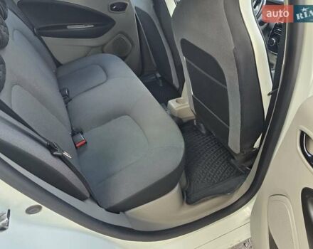 Белый Рено Зое, объемом двигателя 0 л и пробегом 107 тыс. км за 6900 $, фото 9 на Automoto.ua