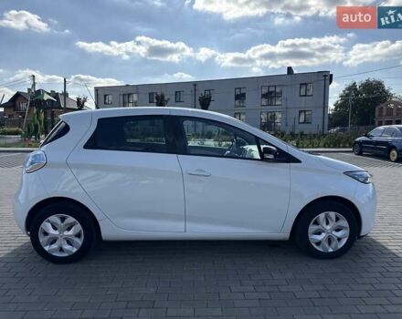 Белый Рено Зое, объемом двигателя 0 л и пробегом 147 тыс. км за 5900 $, фото 11 на Automoto.ua