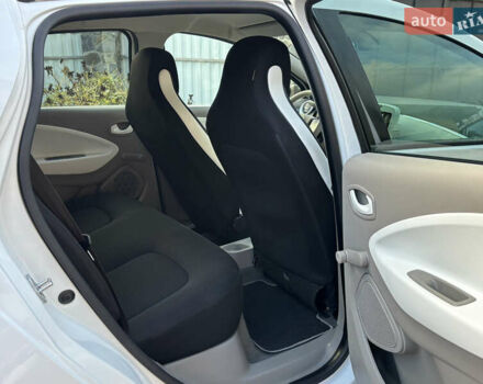 Білий Рено Зое, об'ємом двигуна 0 л та пробігом 116 тис. км за 6599 $, фото 12 на Automoto.ua