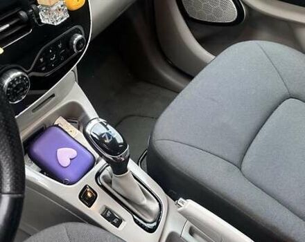 Белый Рено Зое, объемом двигателя 0 л и пробегом 147 тыс. км за 7000 $, фото 9 на Automoto.ua