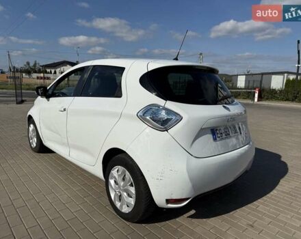 Белый Рено Зое, объемом двигателя 0 л и пробегом 147 тыс. км за 5900 $, фото 4 на Automoto.ua