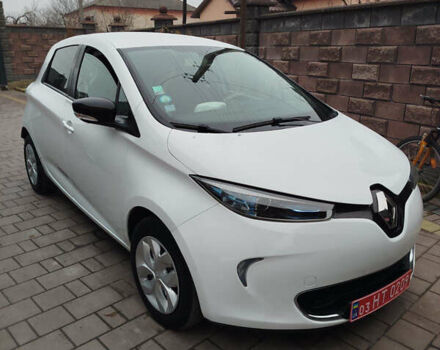 Белый Рено Зое, объемом двигателя 0 л и пробегом 96 тыс. км за 6850 $, фото 2 на Automoto.ua