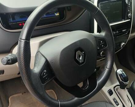 Белый Рено Зое, объемом двигателя 0 л и пробегом 71 тыс. км за 7850 $, фото 14 на Automoto.ua