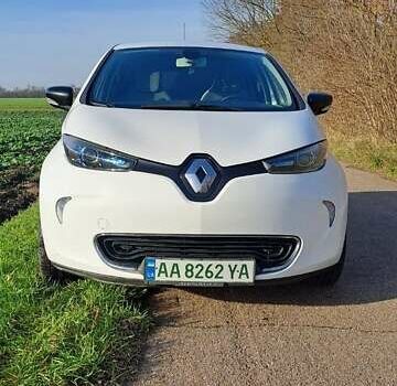 Белый Рено Зое, объемом двигателя 0 л и пробегом 163 тыс. км за 7950 $, фото 1 на Automoto.ua
