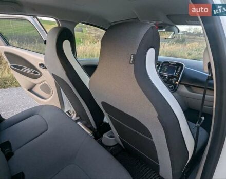 Белый Рено Зое, объемом двигателя 0 л и пробегом 51 тыс. км за 6995 $, фото 44 на Automoto.ua