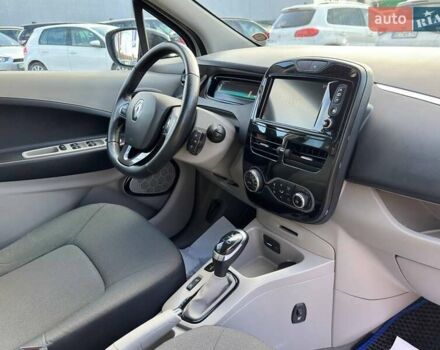 Белый Рено Зое, объемом двигателя 0 л и пробегом 89 тыс. км за 8500 $, фото 17 на Automoto.ua