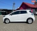 Белый Рено Зое, объемом двигателя 0 л и пробегом 134 тыс. км за 7500 $, фото 1 на Automoto.ua