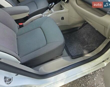 Белый Рено Зое, объемом двигателя 0 л и пробегом 107 тыс. км за 6900 $, фото 7 на Automoto.ua