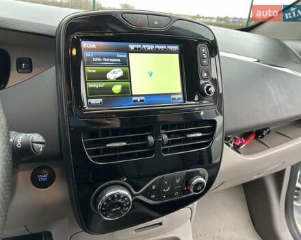 Білий Рено Зое, об'ємом двигуна 0 л та пробігом 87 тис. км за 7800 $, фото 18 на Automoto.ua