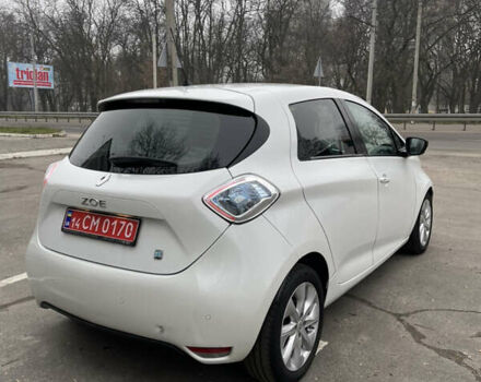 Белый Рено Зое, объемом двигателя 0 л и пробегом 115 тыс. км за 7100 $, фото 7 на Automoto.ua