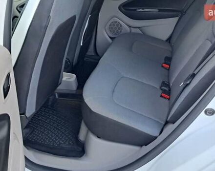 Рено Зое 2016 в Львове на Automoto.ua Белый Рено Зое, объемом двигателя 0 л и пробегом 115 тыс. км за 7100 $, фото 3 на Automoto.ua