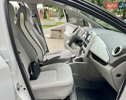 Білий Рено Зое, об'ємом двигуна 0 л та пробігом 108 тис. км за 6499 $, фото 18 на Automoto.ua