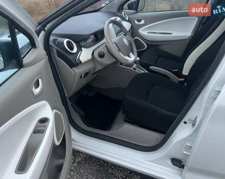 Білий Рено Зое, об'ємом двигуна 0 л та пробігом 84 тис. км за 6499 $, фото 13 на Automoto.ua