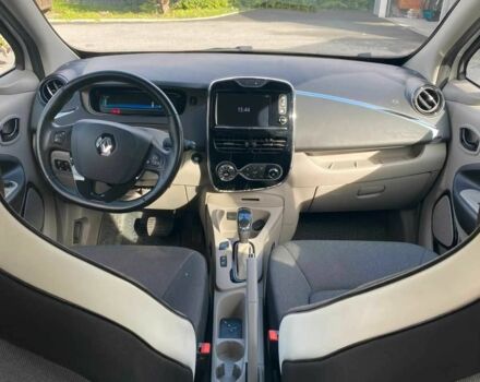 Белый Рено Зое, объемом двигателя 0 л и пробегом 51 тыс. км за 7400 $, фото 8 на Automoto.ua