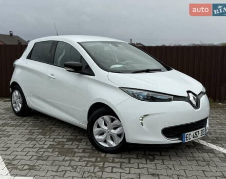 Белый Рено Зое, объемом двигателя 0 л и пробегом 125 тыс. км за 6700 $, фото 11 на Automoto.ua