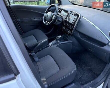 Белый Рено Зое, объемом двигателя 0 л и пробегом 56 тыс. км за 9900 $, фото 1 на Automoto.ua