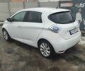 Белый Рено Зое, объемом двигателя 0 л и пробегом 129 тыс. км за 8300 $, фото 2 на Automoto.ua