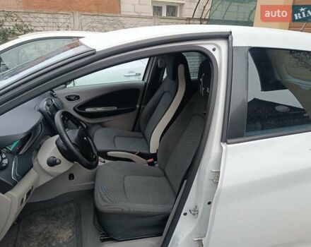 Білий Рено Зое, об'ємом двигуна 0 л та пробігом 130 тис. км за 6100 $, фото 9 на Automoto.ua