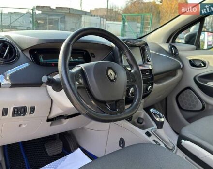 Белый Рено Зое, объемом двигателя 0 л и пробегом 89 тыс. км за 8500 $, фото 11 на Automoto.ua