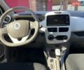 Белый Рено Зое, объемом двигателя 0 л и пробегом 134 тыс. км за 7500 $, фото 23 на Automoto.ua