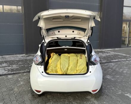 Белый Рено Зое, объемом двигателя 0 л и пробегом 86 тыс. км за 7200 $, фото 6 на Automoto.ua