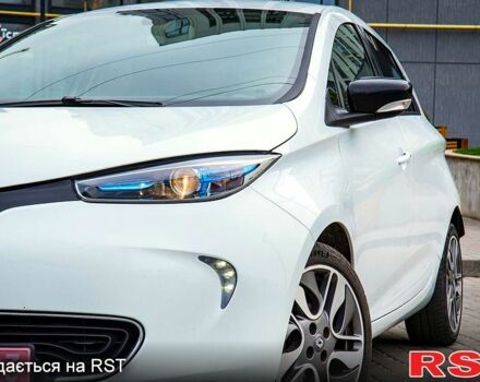Белый Рено Зое, объемом двигателя 65 л и пробегом 107 тыс. км за 9950 $, фото 3 на Automoto.ua