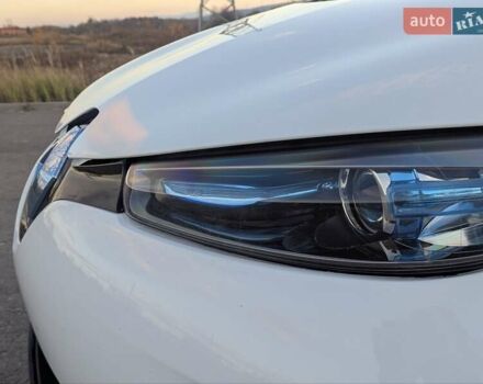 Белый Рено Зое, объемом двигателя 0 л и пробегом 51 тыс. км за 6995 $, фото 3 на Automoto.ua