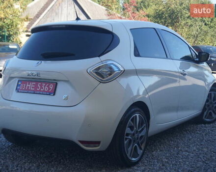 Белый Рено Зое, объемом двигателя 0 л и пробегом 93 тыс. км за 7200 $, фото 7 на Automoto.ua