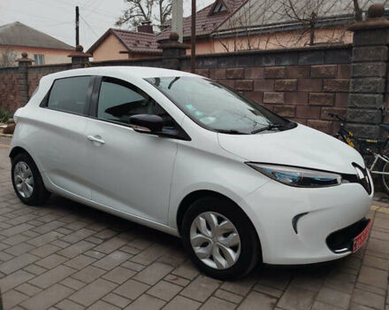 Белый Рено Зое, объемом двигателя 0 л и пробегом 96 тыс. км за 6850 $, фото 3 на Automoto.ua