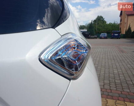Білий Рено Зое, об'ємом двигуна 0 л та пробігом 109 тис. км за 6888 $, фото 24 на Automoto.ua