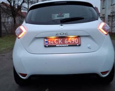 Белый Рено Зое, объемом двигателя 0 л и пробегом 61 тыс. км за 6600 $, фото 5 на Automoto.ua