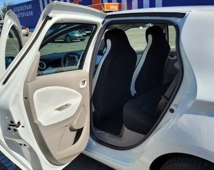 Білий Рено Зое, об'ємом двигуна 0 л та пробігом 147 тис. км за 9000 $, фото 12 на Automoto.ua