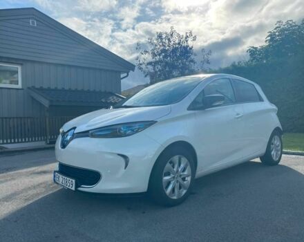 Белый Рено Зое, объемом двигателя 0 л и пробегом 51 тыс. км за 7400 $, фото 3 на Automoto.ua