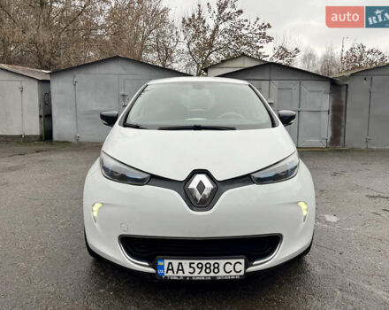Белый Рено Зое, объемом двигателя 0 л и пробегом 115 тыс. км за 5950 $, фото 9 на Automoto.ua