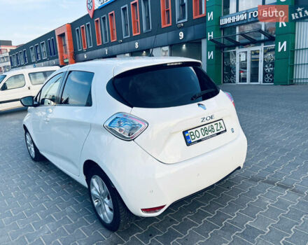 Белый Рено Зое, объемом двигателя 0 л и пробегом 70 тыс. км за 7500 $, фото 5 на Automoto.ua