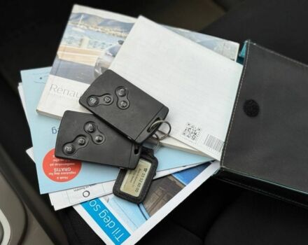 Белый Рено Зое, объемом двигателя 0 л и пробегом 164 тыс. км за 5999 $, фото 15 на Automoto.ua