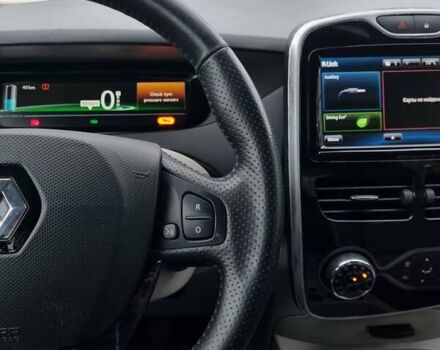Білий Рено Зое, об'ємом двигуна 0 л та пробігом 122 тис. км за 6200 $, фото 45 на Automoto.ua