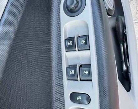 Білий Рено Зое, об'ємом двигуна 0 л та пробігом 100 тис. км за 7800 $, фото 31 на Automoto.ua
