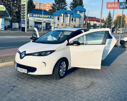 Белый Рено Зое, объемом двигателя 0 л и пробегом 70 тыс. км за 7500 $, фото 11 на Automoto.ua