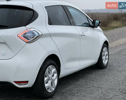 Білий Рено Зое, об'ємом двигуна 0 л та пробігом 84 тис. км за 6499 $, фото 4 на Automoto.ua