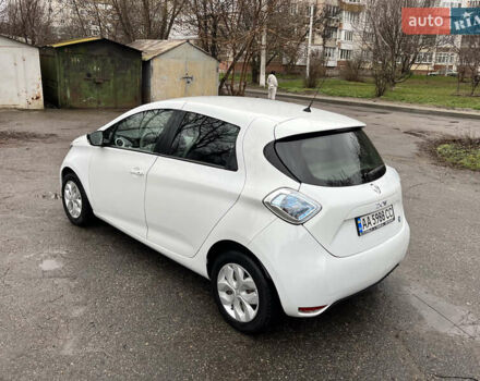 Белый Рено Зое, объемом двигателя 0 л и пробегом 115 тыс. км за 5950 $, фото 3 на Automoto.ua