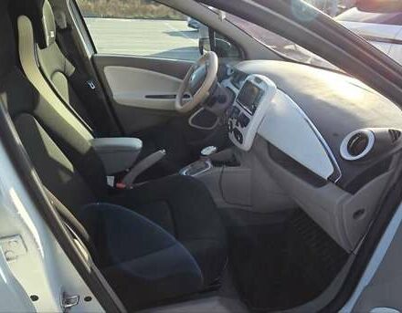 Білий Рено Зое, об'ємом двигуна 0 л та пробігом 192 тис. км за 5700 $, фото 18 на Automoto.ua