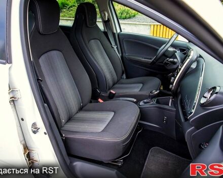 Белый Рено Зое, объемом двигателя 65 л и пробегом 107 тыс. км за 9950 $, фото 1 на Automoto.ua