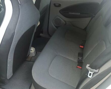 Білий Рено Зое, об'ємом двигуна 0 л та пробігом 118 тис. км за 7500 $, фото 4 на Automoto.ua