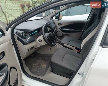Білий Рено Зое, об'ємом двигуна 0 л та пробігом 130 тис. км за 6100 $, фото 11 на Automoto.ua