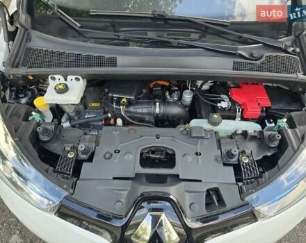 Белый Рено Зое, объемом двигателя 0 л и пробегом 107 тыс. км за 6900 $, фото 12 на Automoto.ua